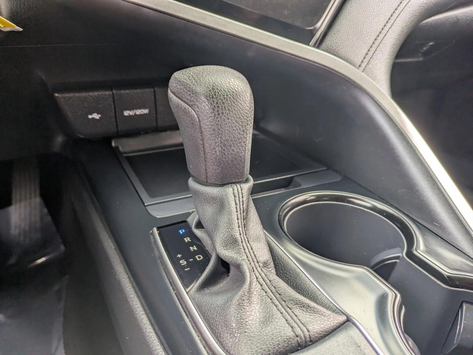 2020 Toyota Camry LE Auto (SE)