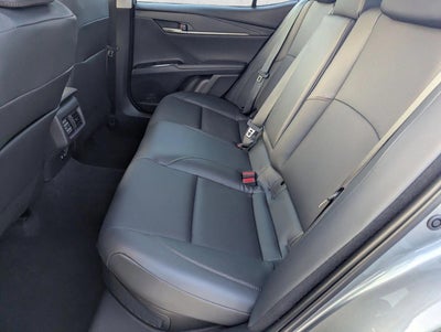 2025 Toyota Camry XLE (SE)