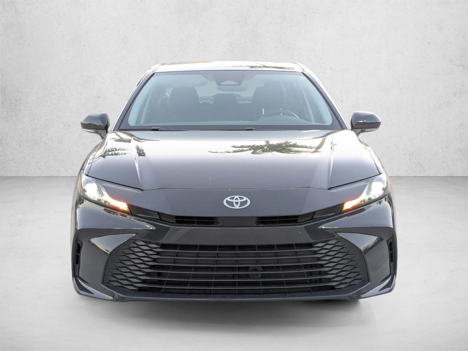 2025 Toyota Camry LE (SE)