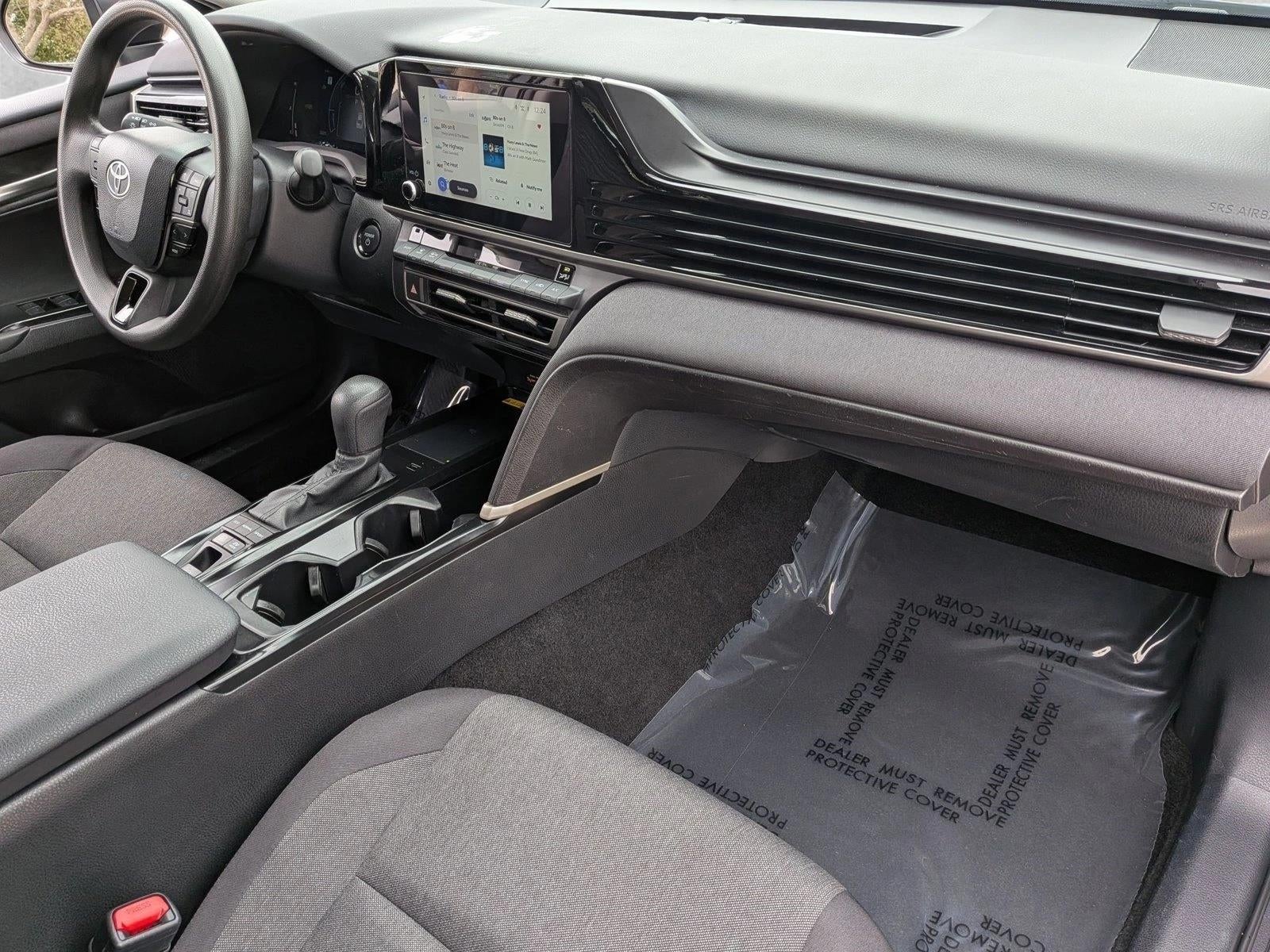 2025 Toyota Camry LE (SE)