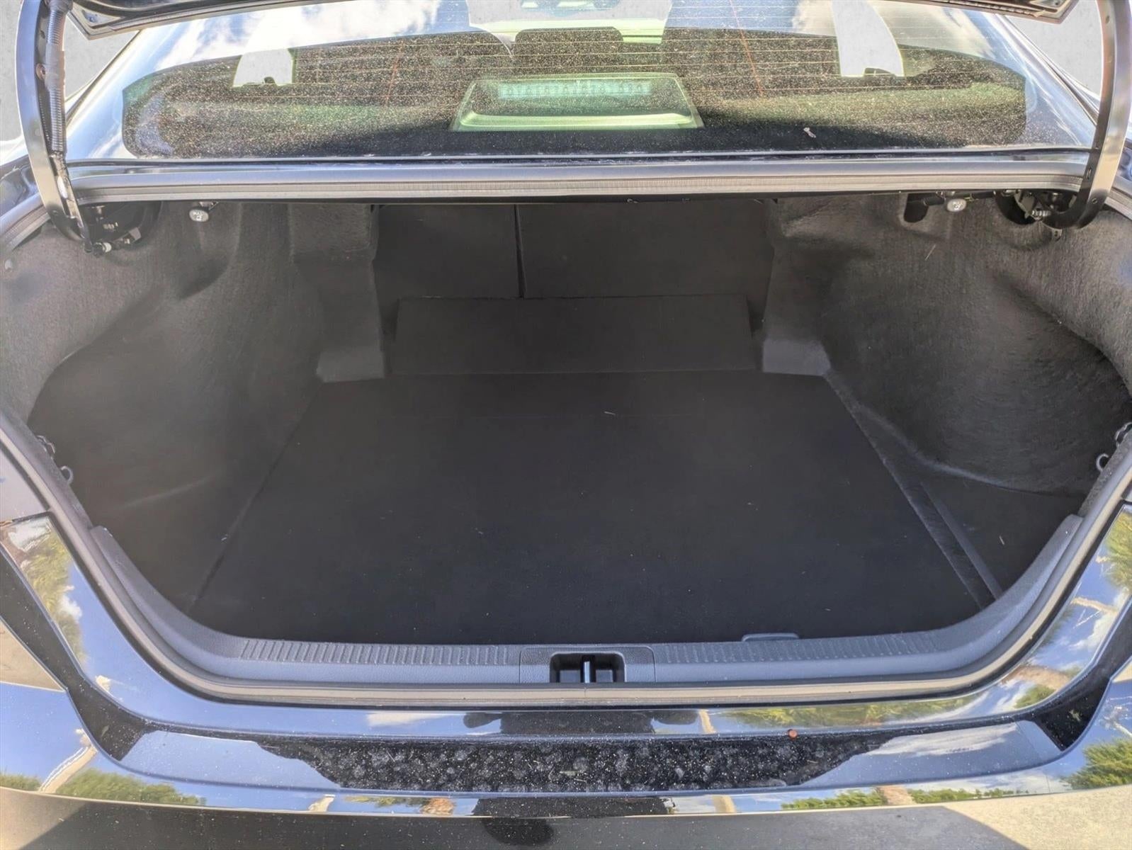 2025 Toyota Camry LE (SE)