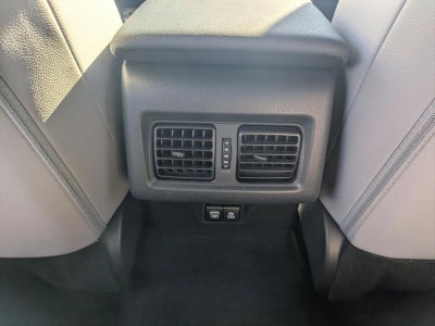 2025 Toyota Camry SE (Natl)