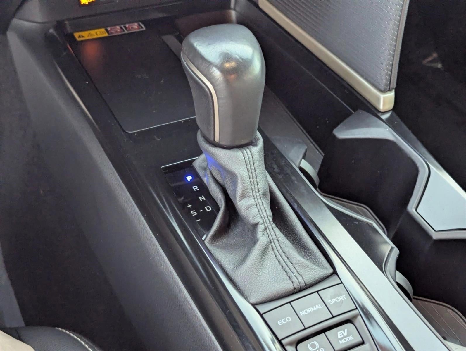 2025 Toyota Camry SE (SE)