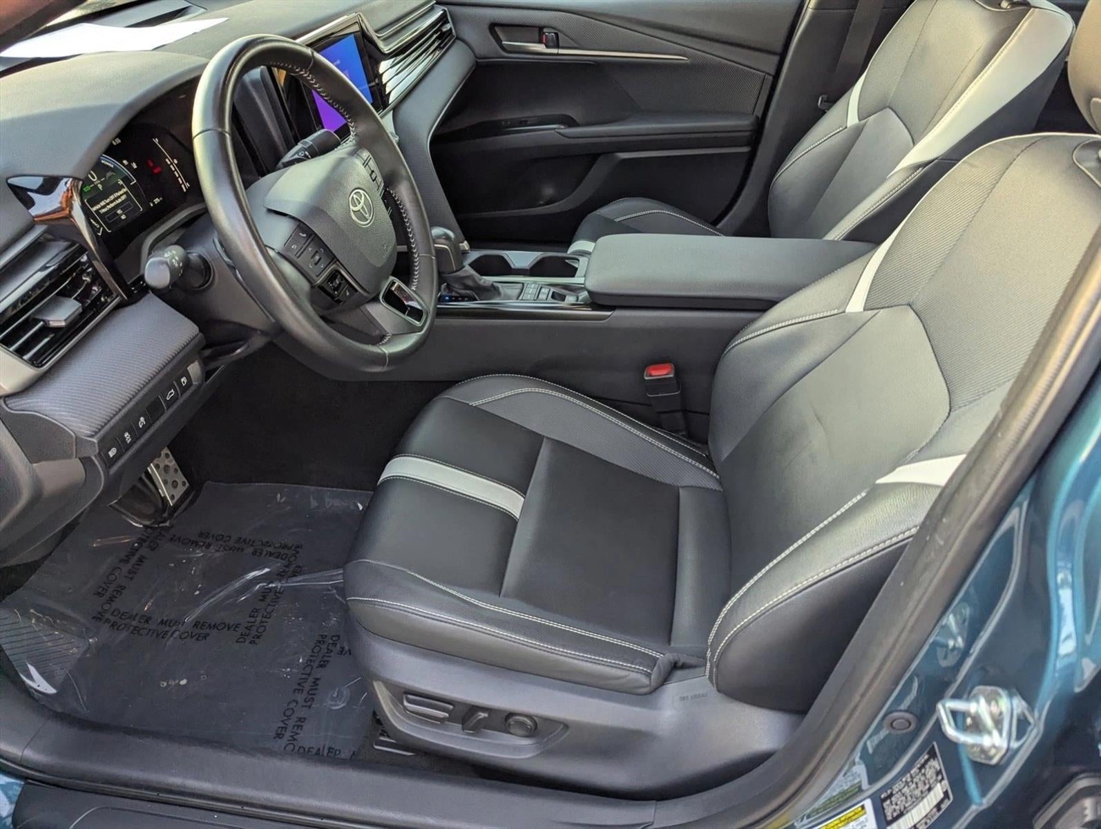2025 Toyota Camry SE (SE)