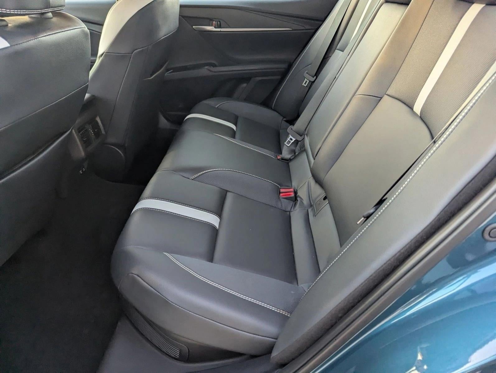 2025 Toyota Camry SE (SE)