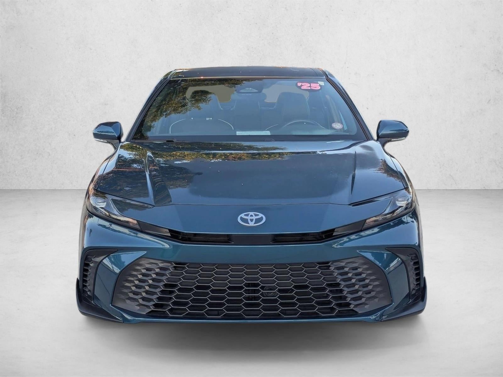 2025 Toyota Camry SE (SE)