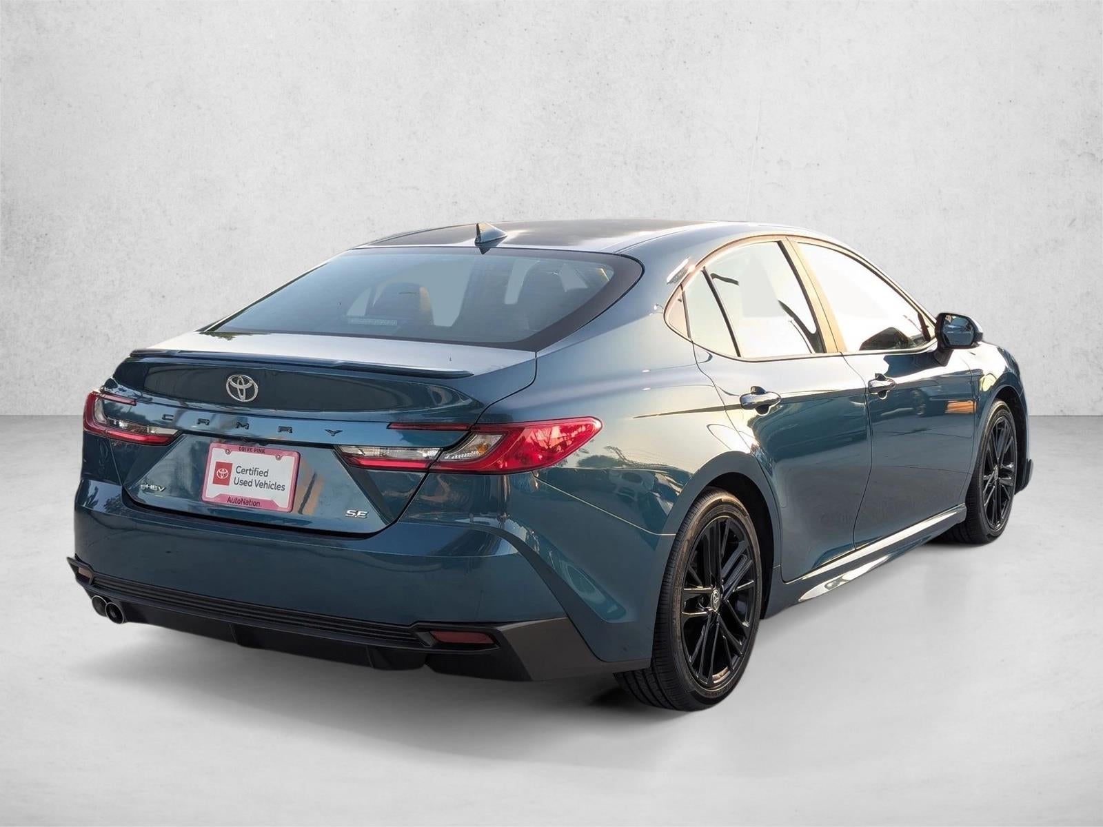 2025 Toyota Camry SE (SE)