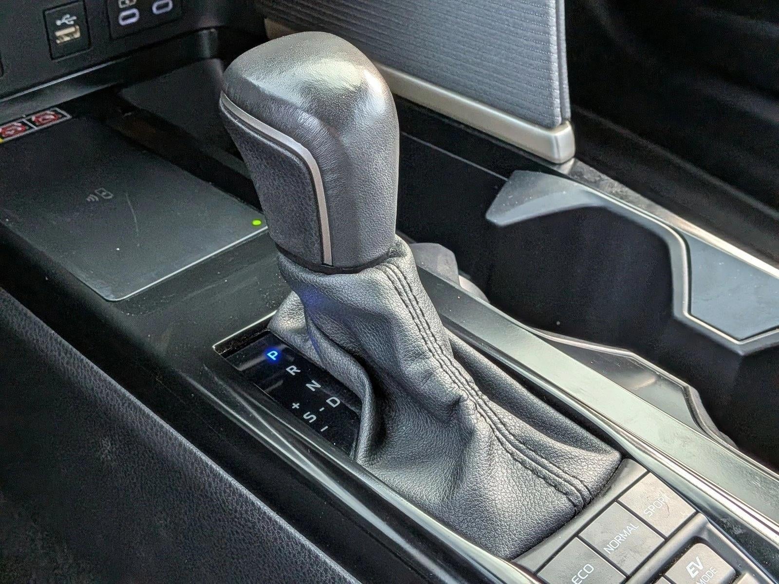 2025 Toyota Camry SE (SE)