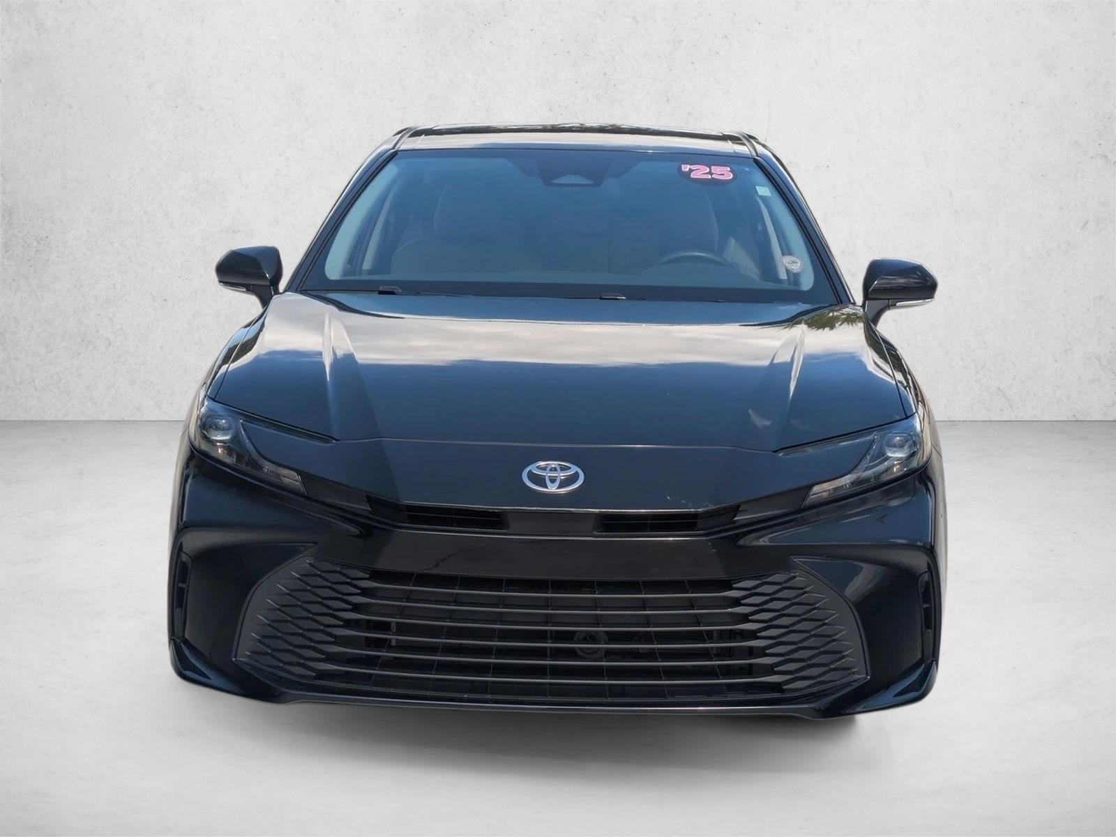 2025 Toyota Camry LE (Natl)