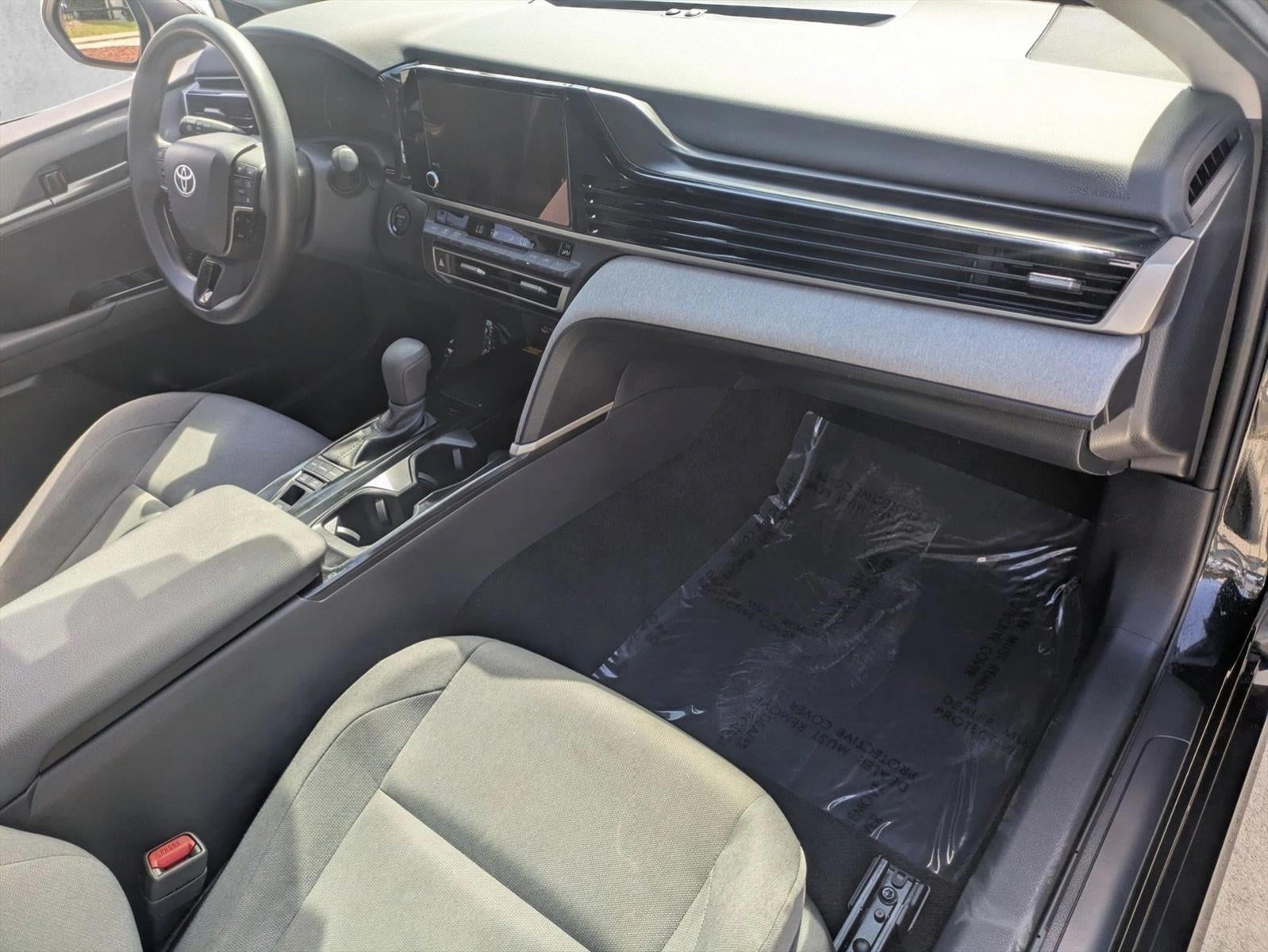 2025 Toyota Camry LE (Natl)