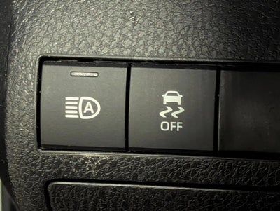 2023 Toyota Camry SE Auto (SE)