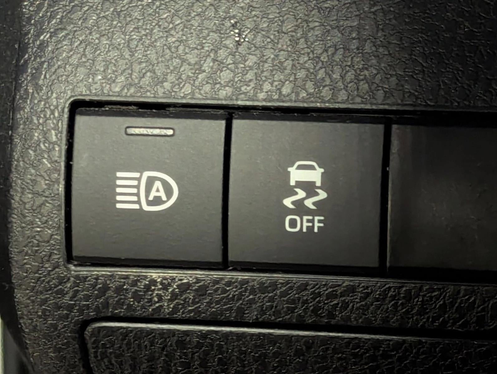 2023 Toyota Camry SE Auto (SE)