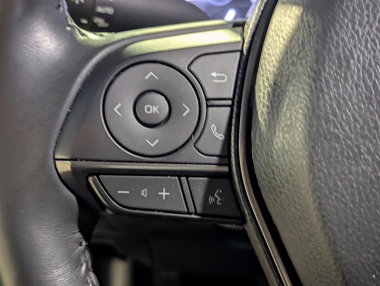 2023 Toyota Camry SE Auto (SE)