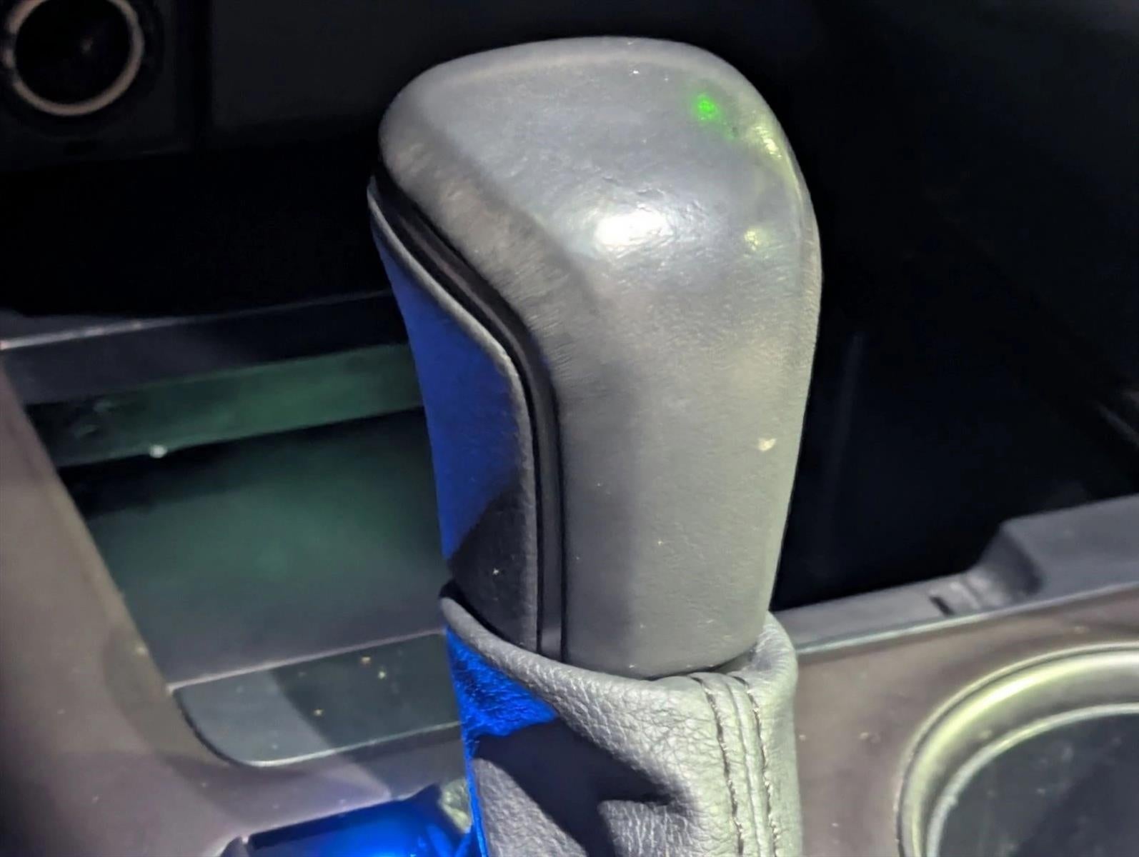 2023 Toyota Camry SE Auto (SE)