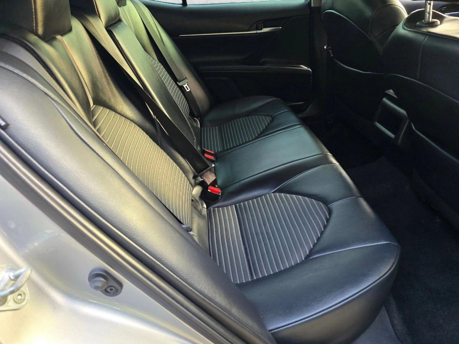 2021 Toyota Camry SE Auto (SE)