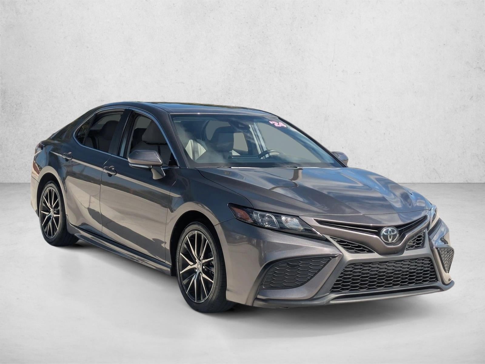 2024 Toyota Camry SE Auto (SE)