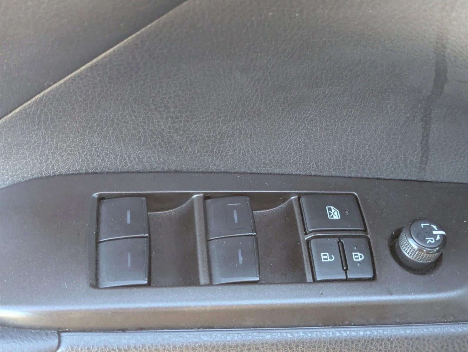 2024 Toyota Camry SE Auto (SE)