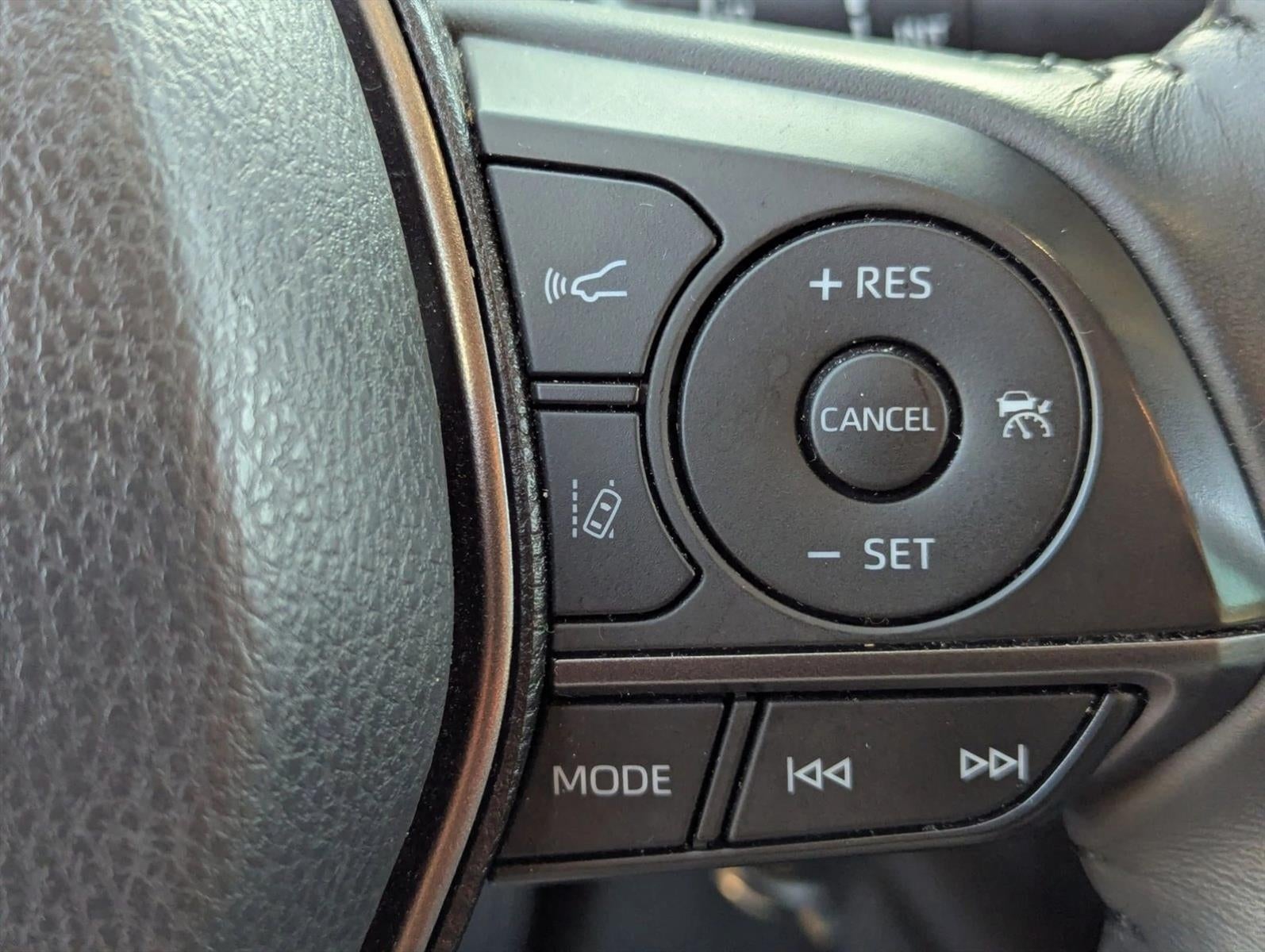 2024 Toyota Camry SE Auto (SE)