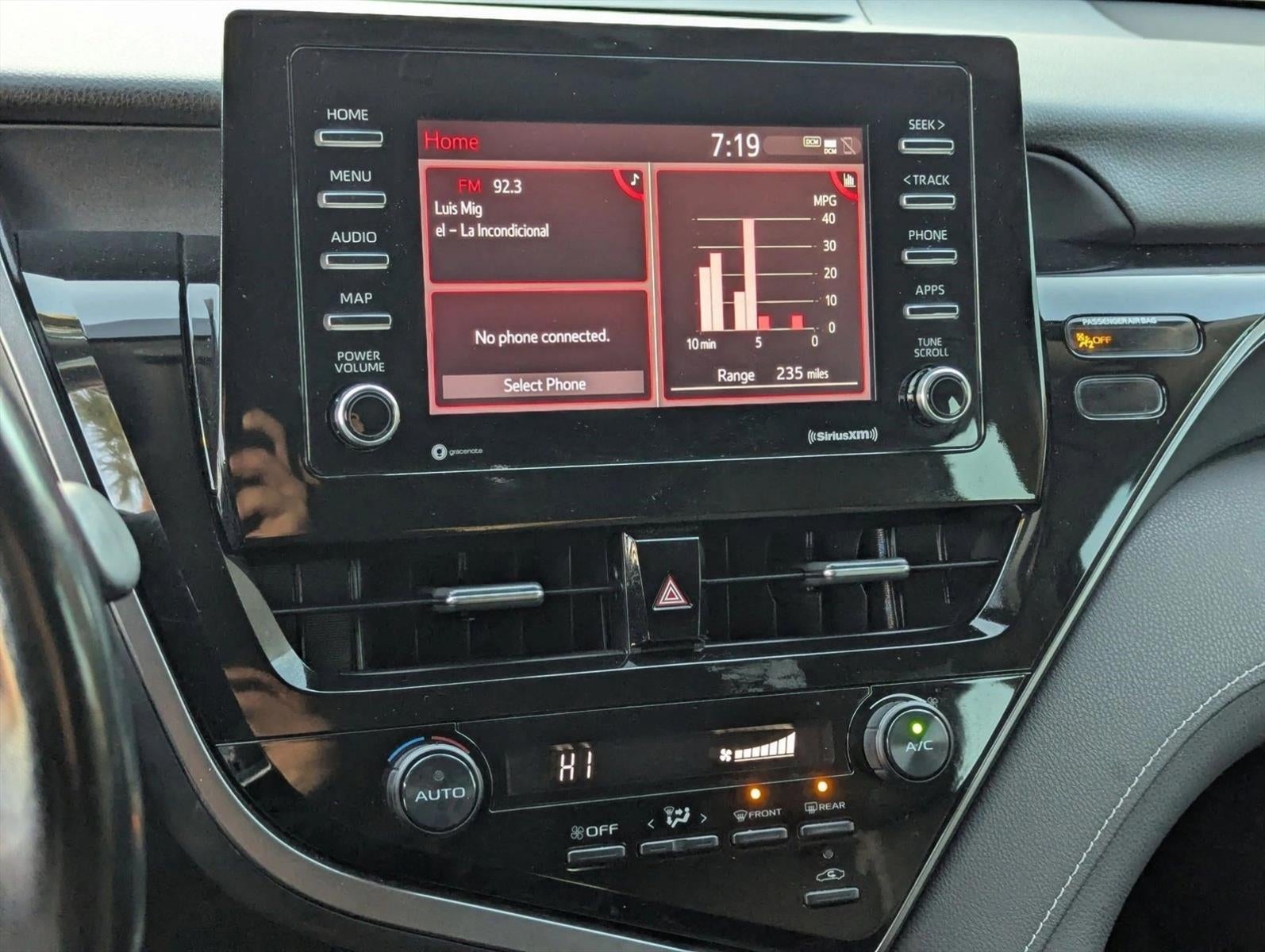 2021 Toyota Camry SE Auto (SE)