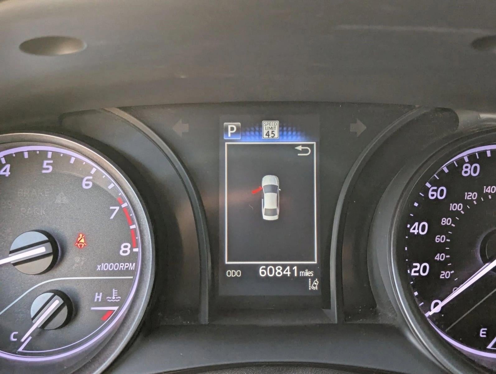 2021 Toyota Camry SE Auto (SE)