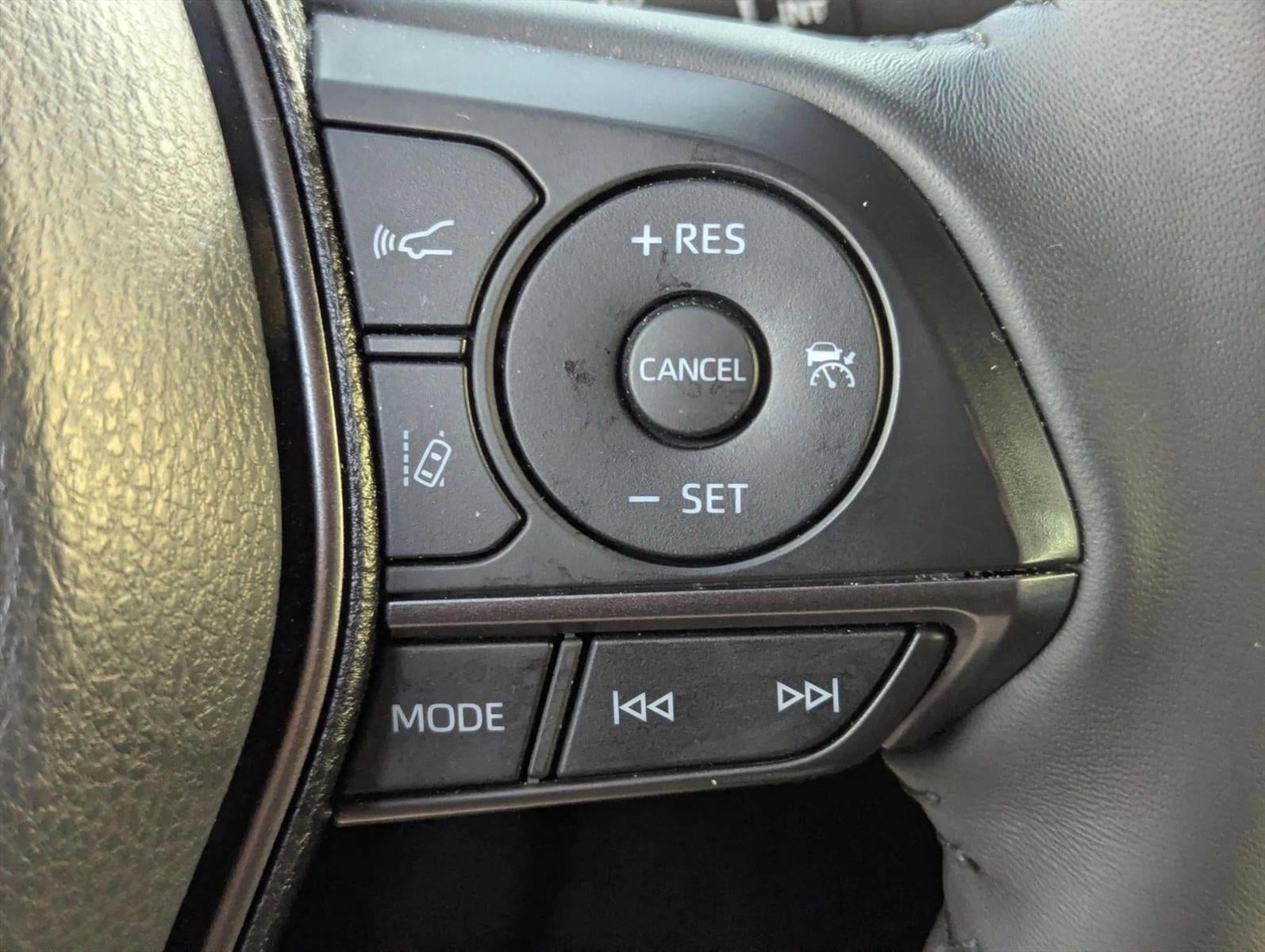 2023 Toyota Camry SE Auto (SE)