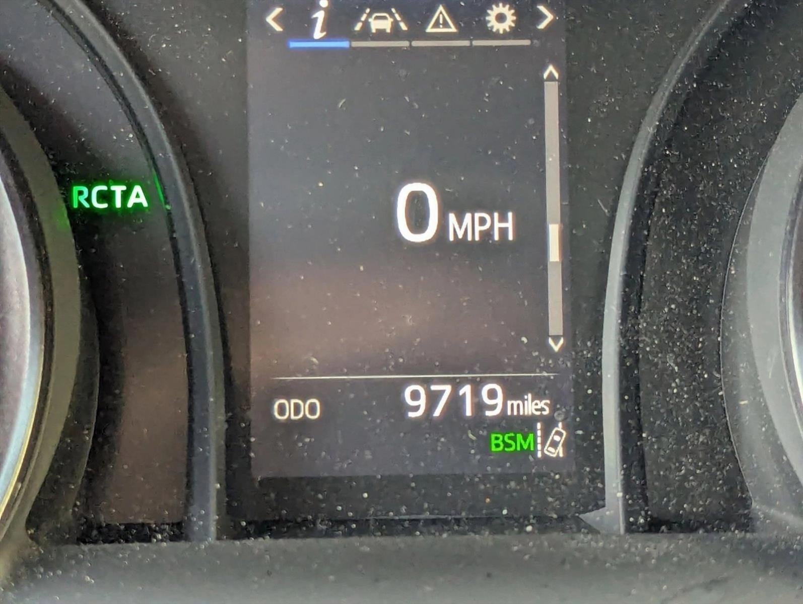 2023 Toyota Camry SE Auto (SE)