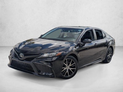 2022 Toyota Camry SE Auto (SE)