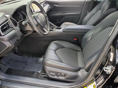 2022 Toyota Camry SE Auto (SE)