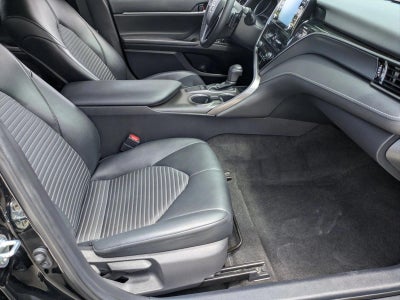 2022 Toyota Camry SE Auto (SE)