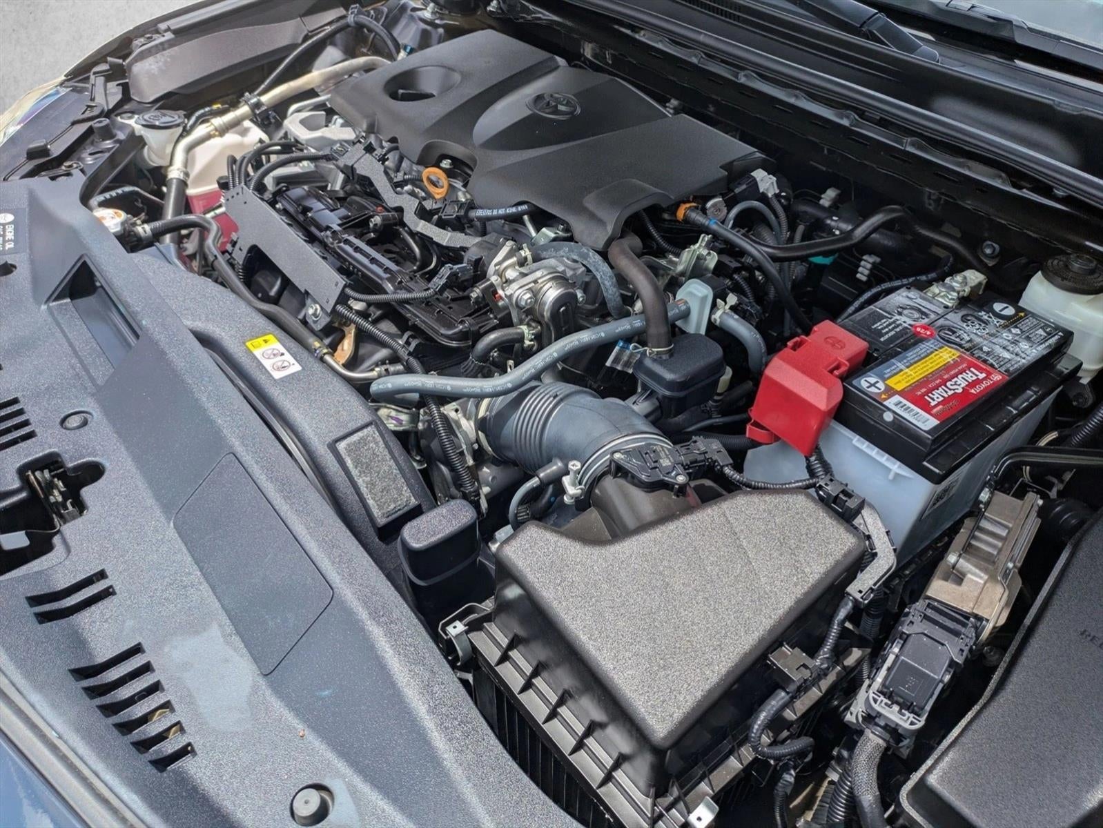 2022 Toyota Camry SE Auto (SE)