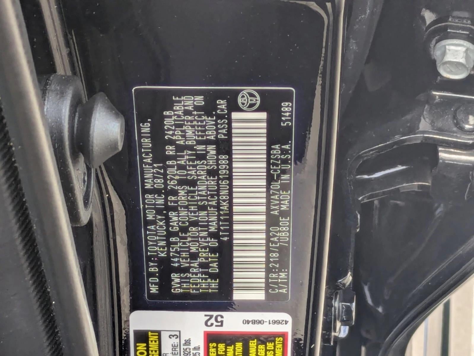 2022 Toyota Camry SE Auto (SE)