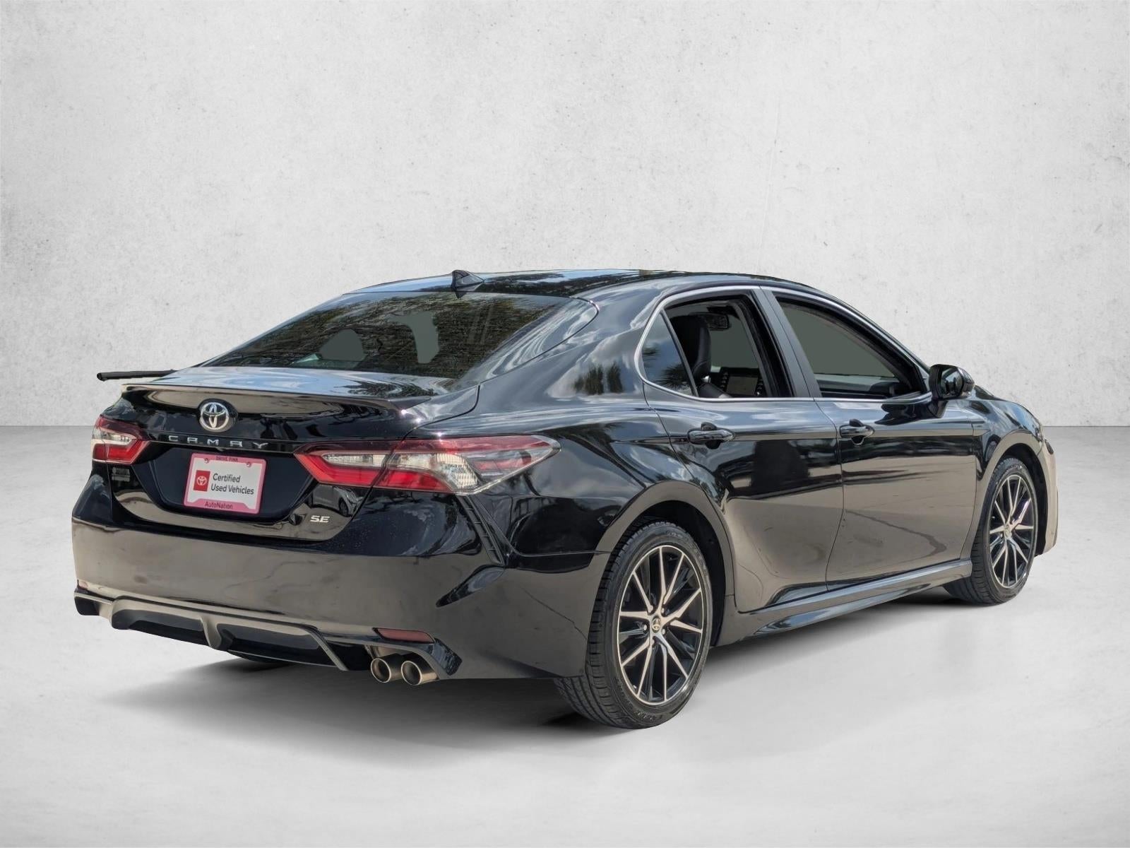 2022 Toyota Camry SE Auto (SE)