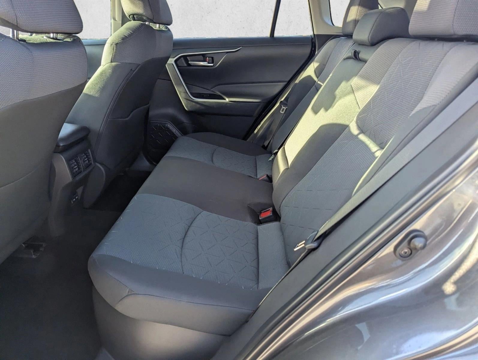 2025 Toyota RAV4 Hybrid XLE AWD (Natl)