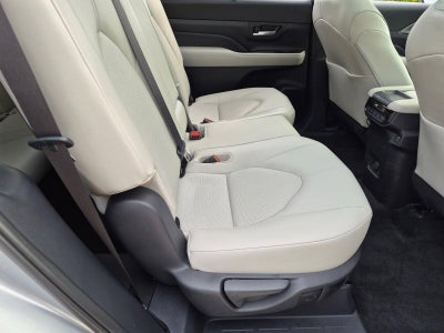2025 Toyota Grand Highlander XLE FWD (Natl)