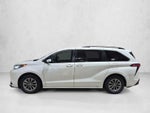 2022 Toyota Sienna LE FWD 8-Passenger (Natl)