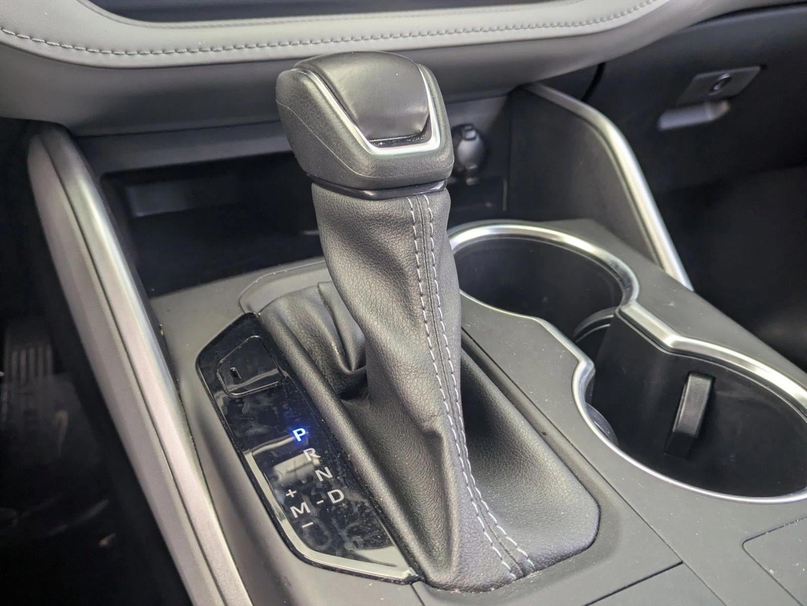 2024 Toyota Highlander LE FWD (Natl)