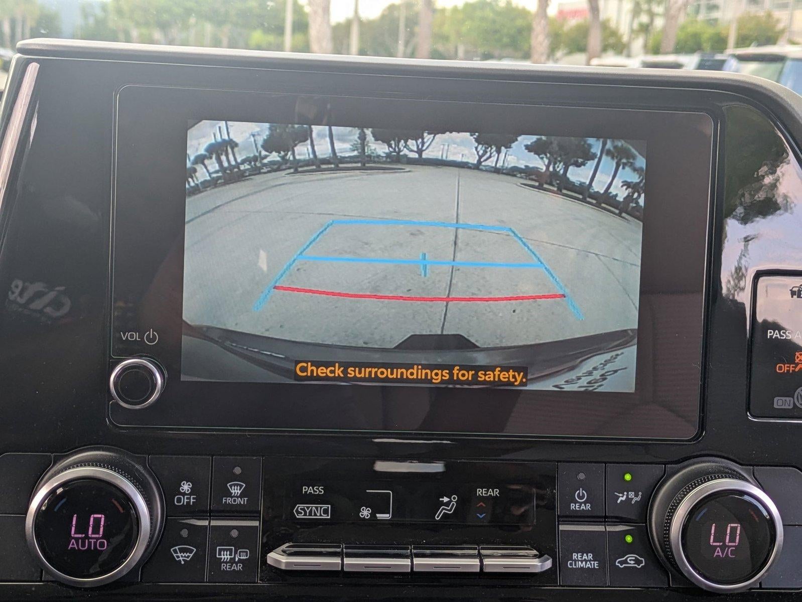 2024 Toyota Highlander LE FWD (Natl)