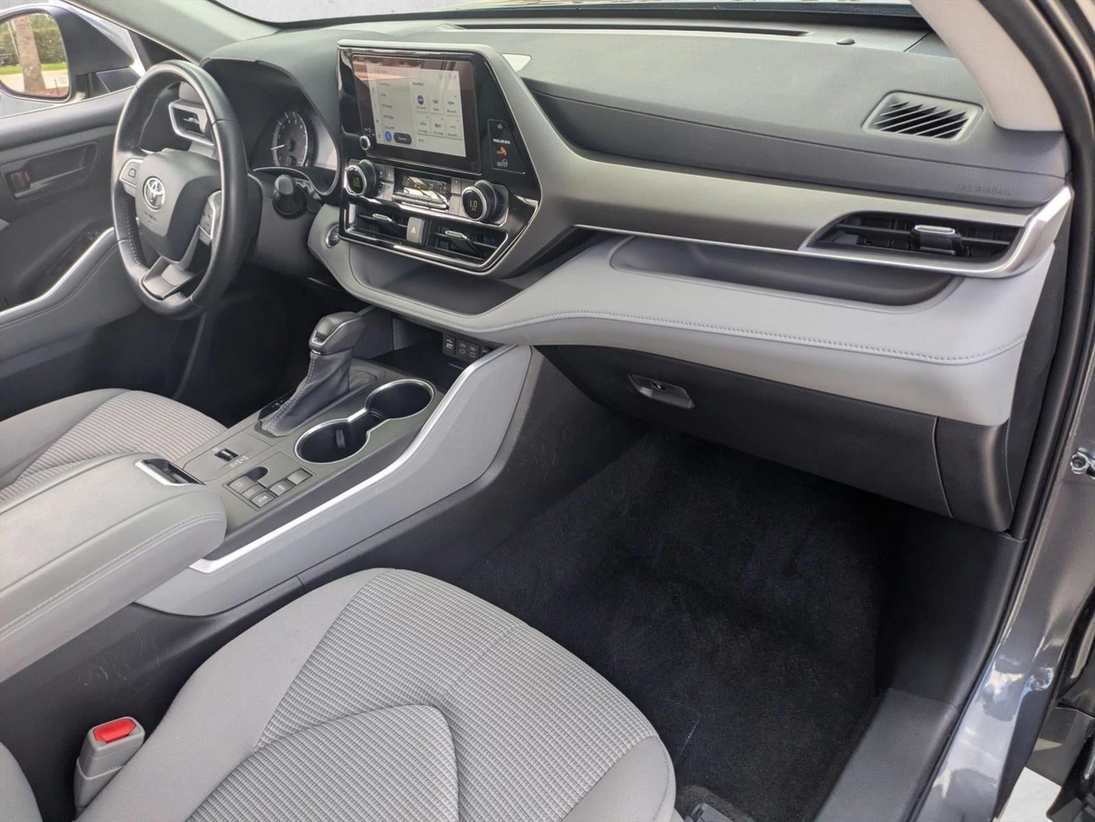 2024 Toyota Highlander LE FWD (Natl)