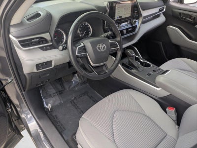 2024 Toyota Highlander LE FWD (Natl)