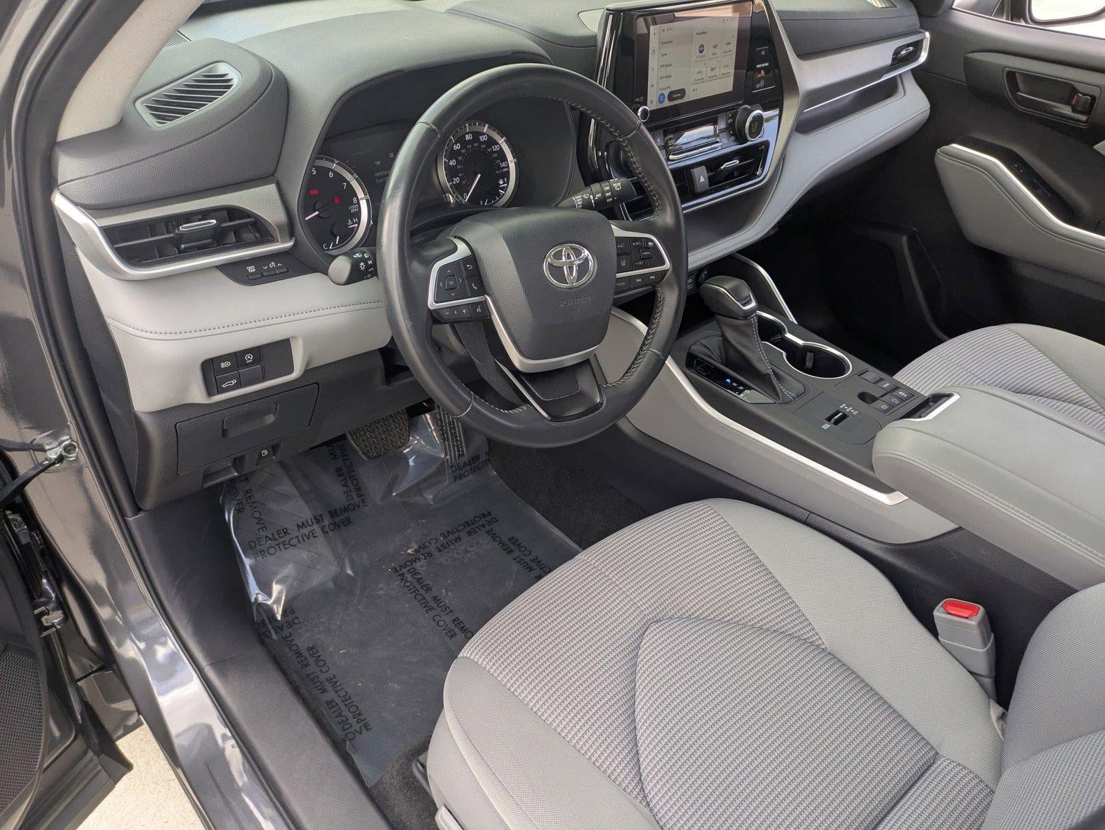 2024 Toyota Highlander LE FWD (Natl)