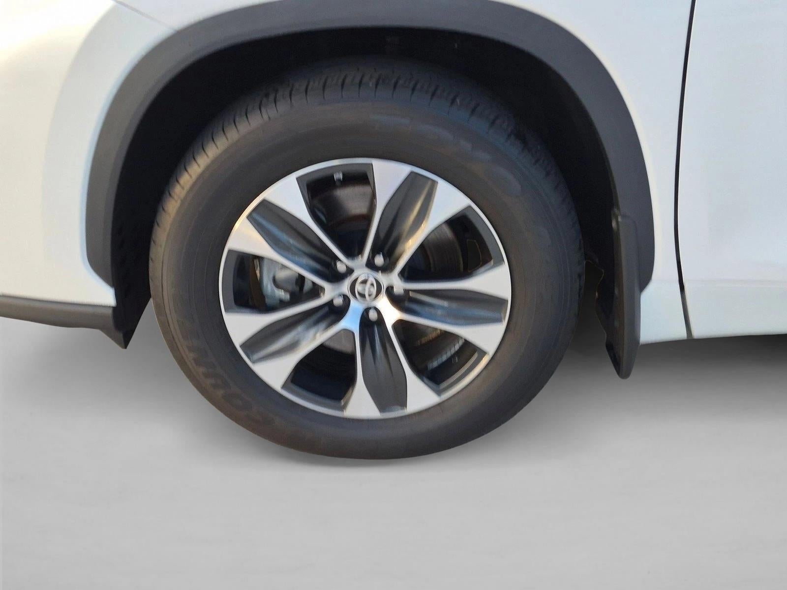 2024 Toyota Highlander XLE FWD (Natl)