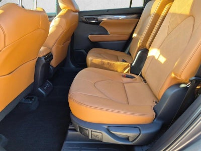 2024 Toyota Highlander Platinum FWD (Natl)