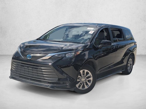 2025 Toyota Sienna LE FWD 8-Passenger (Natl)