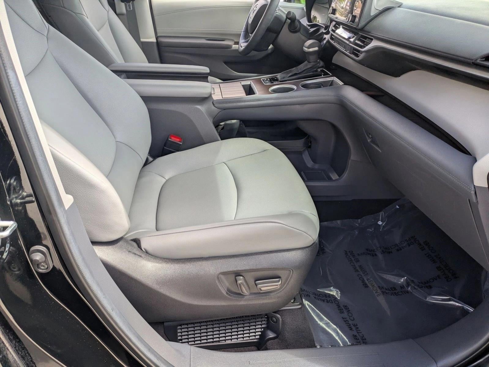 2024 Toyota Sienna XLE FWD 7-Passenger (Natl)