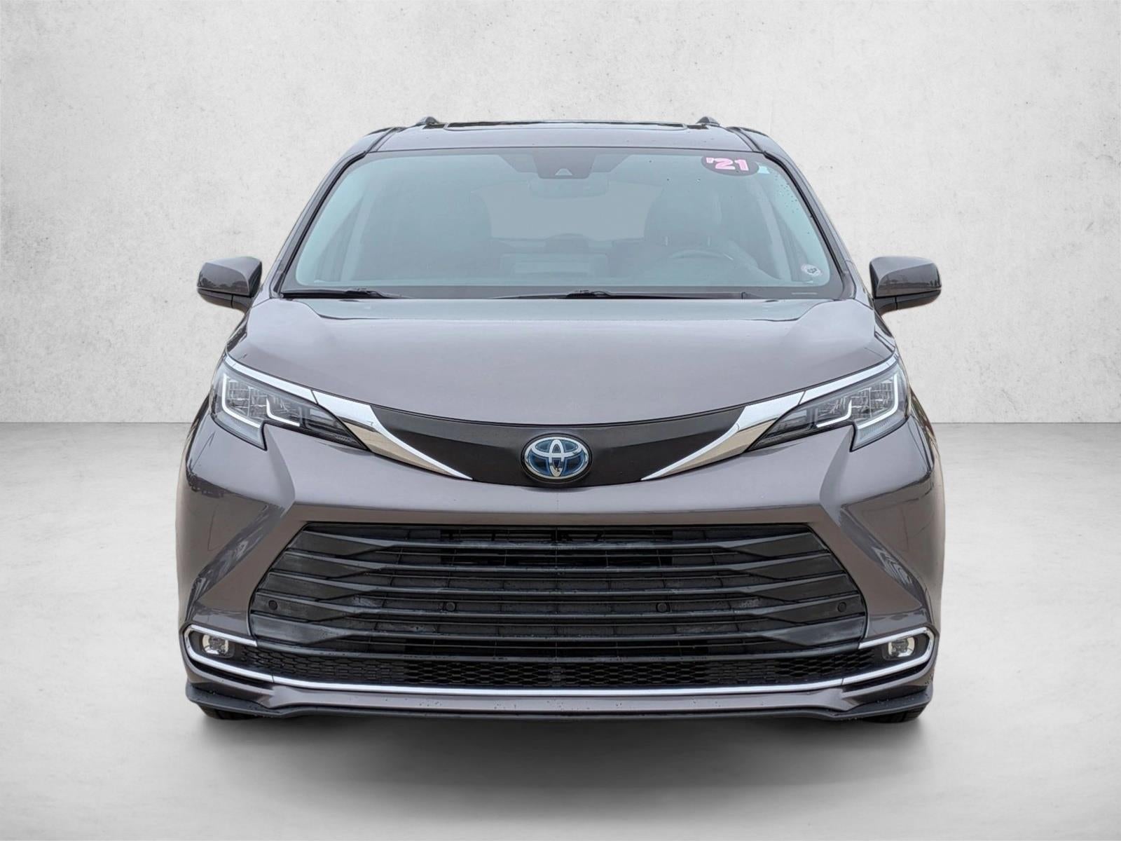 2021 Toyota Sienna XLE FWD 8-Passenger (Natl)