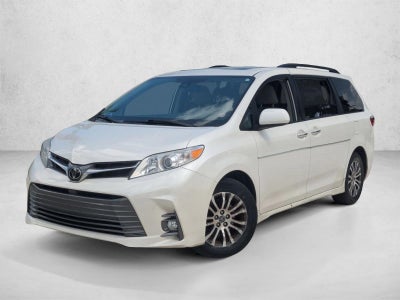 2019 Toyota Sienna XLE FWD 8-Passenger (Natl)