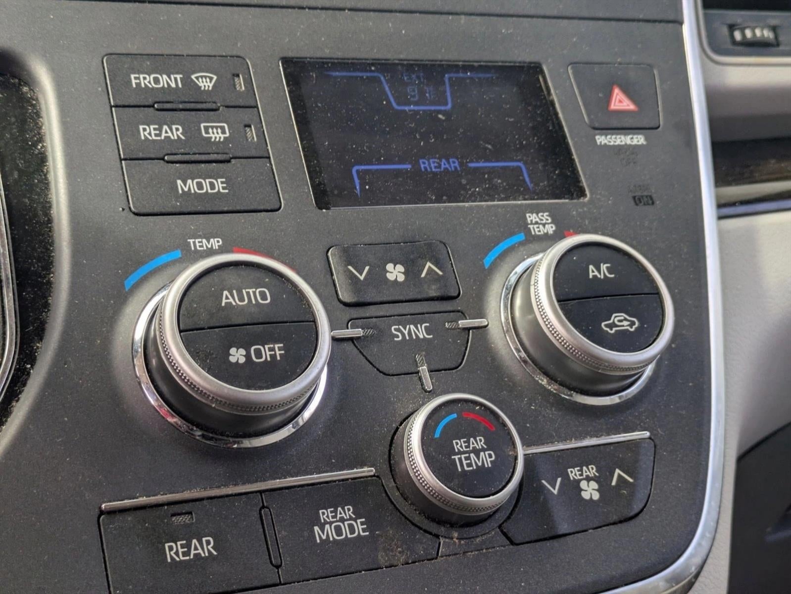 2019 Toyota Sienna XLE FWD 8-Passenger (Natl)