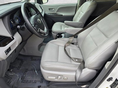 2019 Toyota Sienna XLE FWD 8-Passenger (Natl)