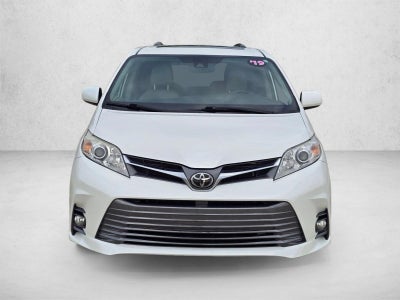 2019 Toyota Sienna XLE FWD 8-Passenger (Natl)