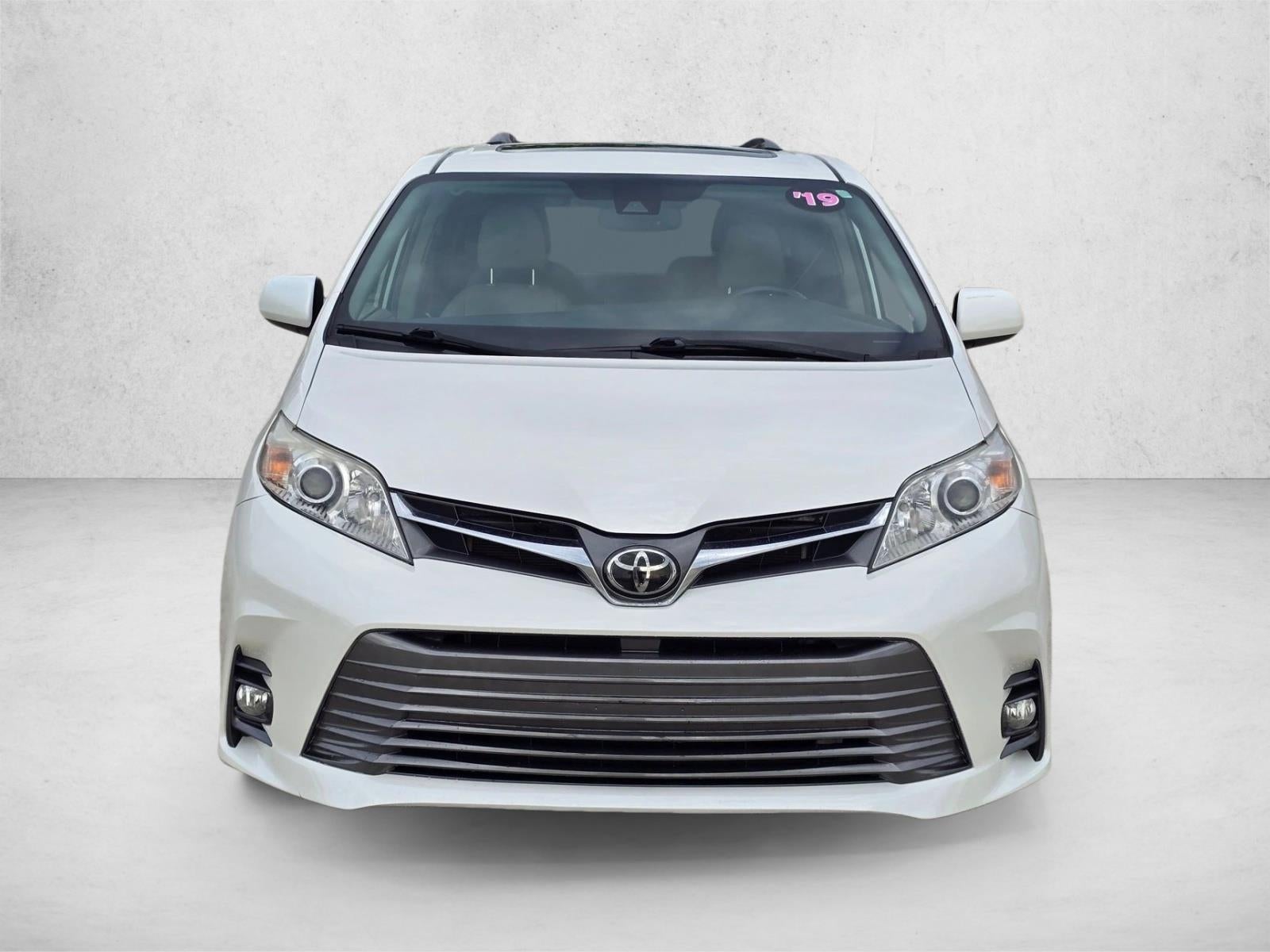 2019 Toyota Sienna XLE FWD 8-Passenger (Natl)